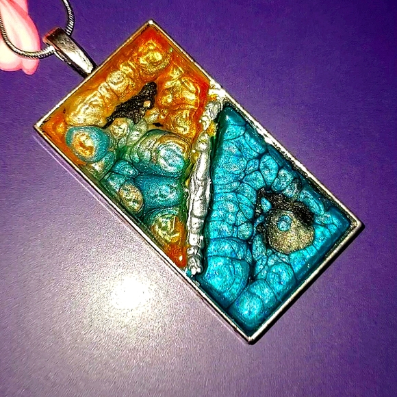 Gorgeous ocean pendant - Picture 3 of 4